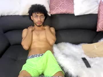 Kevvluna05 Chaturbate stream image from March 12, 2025