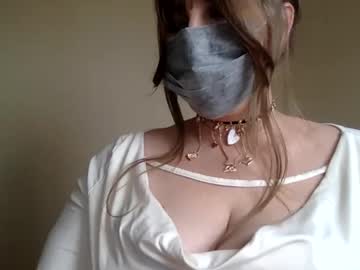 Vatow21 Chaturbate stream image from March 12, 2025