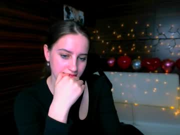 Lily__Lux Chaturbate stream image from March 12, 2025