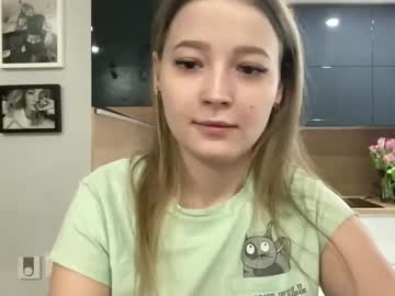 Charmingsarahh Chaturbate stream image from March 12, 2025