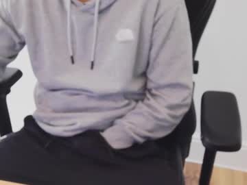 Jammyedge Chaturbate stream image from March 12, 2025