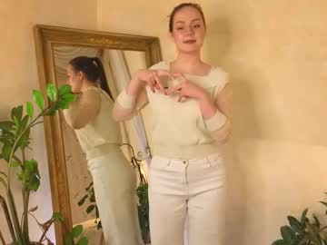 Florencedagg Chaturbate stream image from March 12, 2025