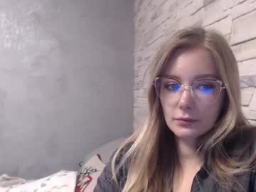 Juicy_Olivia Chaturbate stream image from March 12, 2025