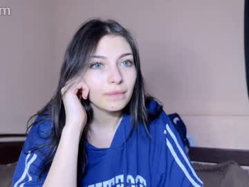 Lizacat2811 Chaturbate stream image from March 12, 2025