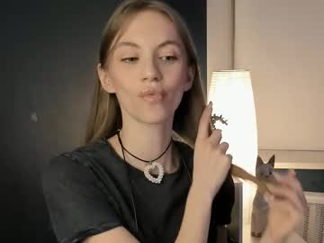 Glennabeale Chaturbate stream image from March 12, 2025