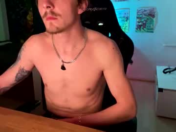 Smokechains Chaturbate stream image from March 12, 2025
