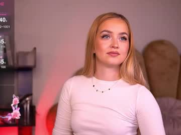 Elysawetxx Chaturbate stream image from March 13, 2025