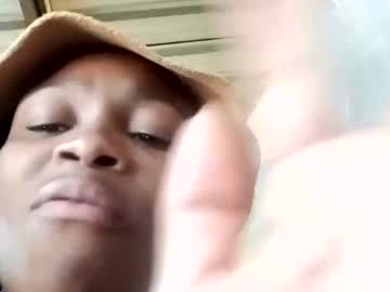 Skylour Chaturbate stream image from March 13, 2025
