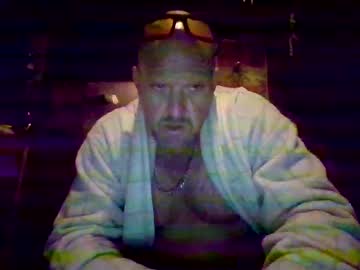 Mrdaddymakesucumm Chaturbate stream image from March 13, 2025