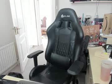 Str8slut4use Chaturbate stream image from March 13, 2025