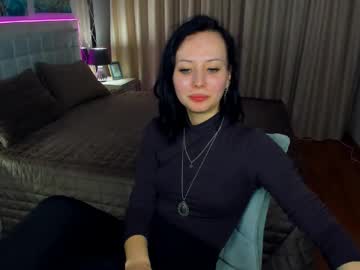 Eliseroyalty Chaturbate stream image from March 13, 2025