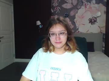 Angelinalow Chaturbate stream image from March 13, 2025