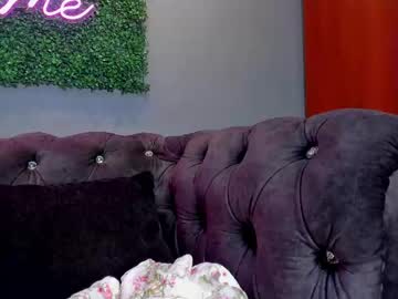 Laaurenhill Chaturbate stream image from March 13, 2025