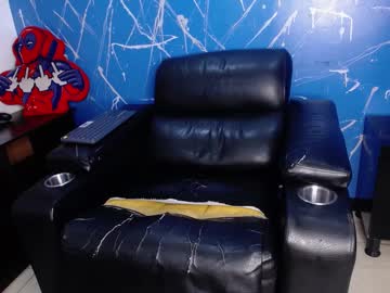 Scottclarkk Chaturbate stream image from March 13, 2025