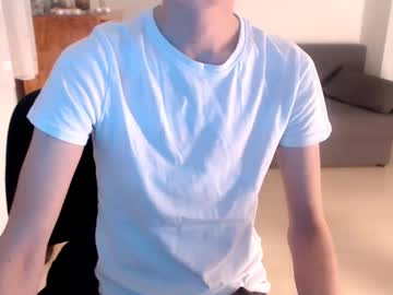 Berillymoon Chaturbate stream image from March 13, 2025