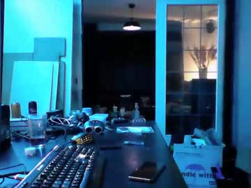 Mellelive Chaturbate stream image from March 13, 2025