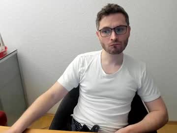 Kinksubbydubby Chaturbate stream image from March 13, 2025