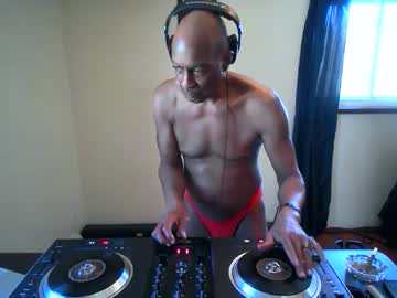 Longcock4you8686 Chaturbate stream image from March 13, 2025