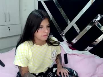 Daphne877046 Chaturbate stream image from March 13, 2025