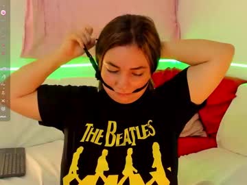 Pretty_Emii Chaturbate stream image from March 14, 2025