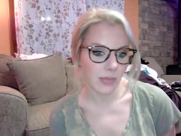 Holly_Bourbon Chaturbate stream image from March 14, 2025