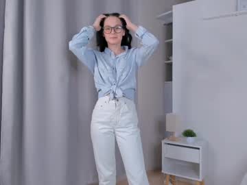 Erlinehessey Chaturbate stream image from March 14, 2025