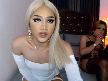Alliloove Chaturbate stream image from March 14, 2025