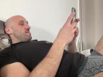 Couplegay77860 Chaturbate stream image from March 14, 2025