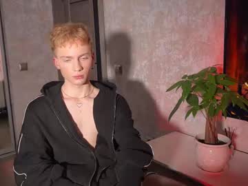 Raymondmont Chaturbate stream image from March 14, 2025