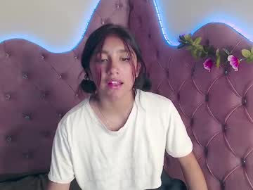 Sophievv Chaturbate stream image from March 14, 2025