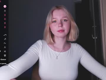 Annamilky Chaturbate stream image from March 14, 2025
