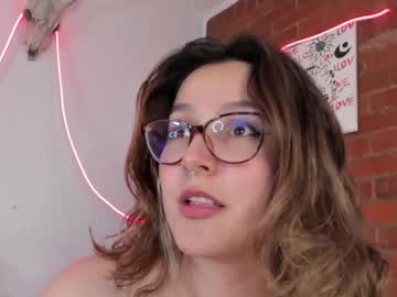 Hazelbrownn23 Chaturbate stream image from March 14, 2025