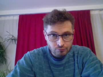 Kinksubbydubby Chaturbate stream image from March 15, 2025