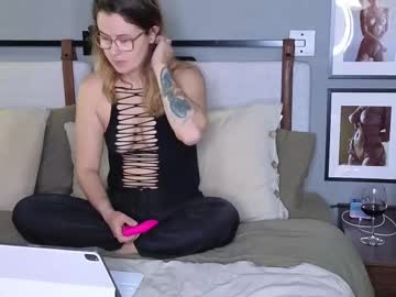 Sereine Chaturbate stream image from March 15, 2025