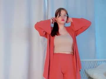 Darlinebuys Chaturbate stream image from March 15, 2025