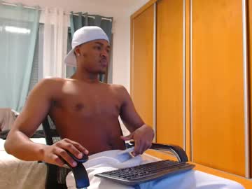 Kennyweest Chaturbate stream image from March 15, 2025