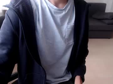 Berillymoon Chaturbate stream image from March 15, 2025