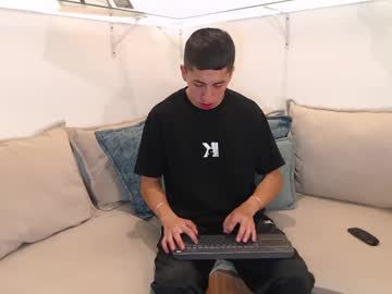 Harry_Klein Chaturbate stream image from March 15, 2025