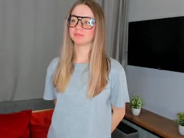 Edacarvell Chaturbate stream image from March 15, 2025