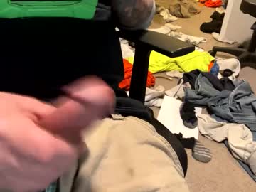 Dave2204066 Chaturbate stream image from March 15, 2025