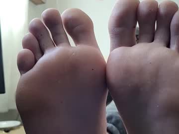 Feet4me20 Chaturbate stream image from March 15, 2025