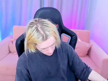 Fenton_Ariel Chaturbate stream image from March 15, 2025