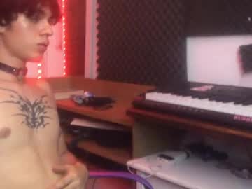 Gothlatinboy Chaturbate stream image from March 15, 2025