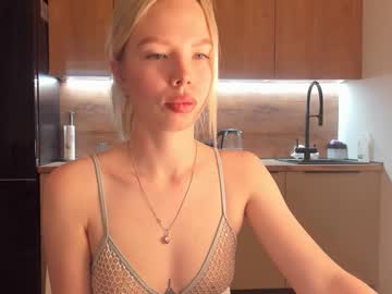 Olivia_Bells Chaturbate stream image from March 15, 2025