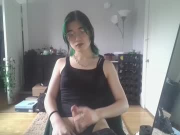 Deciduousdoll Chaturbate stream image from March 15, 2025