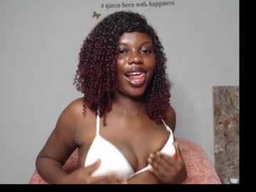 Honey_Berries Chaturbate stream image from March 16, 2025