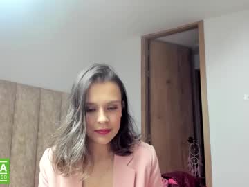 Luciabyrne Chaturbate stream image from March 16, 2025