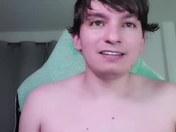 Aarontwink2 Chaturbate stream image from March 16, 2025