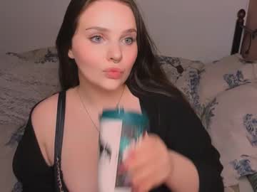 Chilivanilla Chaturbate stream image from March 16, 2025