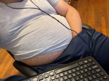 Beardudeguy Chaturbate stream image from March 16, 2025